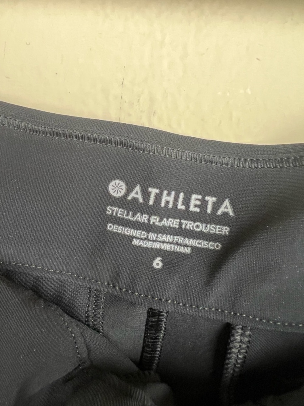 ATHLETA Stellar Flare Trouser Black Size 6 Pants Travel Women’s - Picture 5 of 9